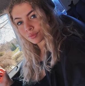 Meet your Posher, Ximena